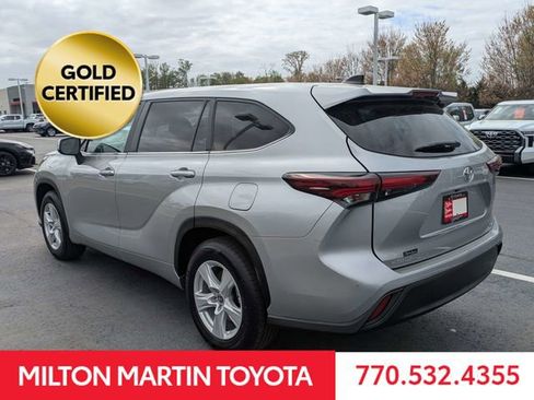 Certified 2024 Toyota Highlander LE FWD image 7