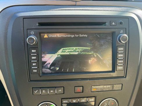 Used 2011 Buick Enclave CXL image 65