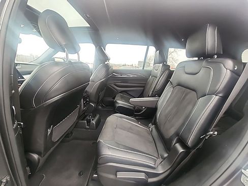 Used 2023 Jeep Grand Cherokee L Laredo image 26