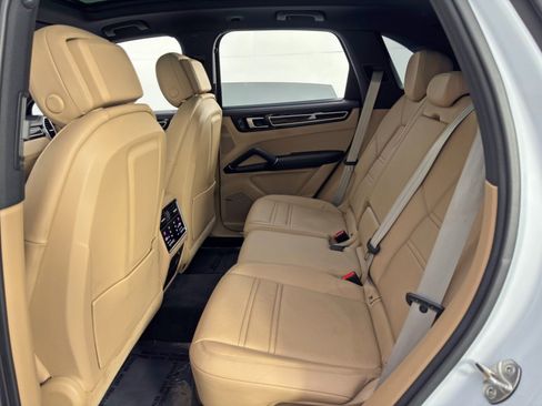 Used 2022 Porsche Cayenne S Platinum w/ Premium Package Plus image 42