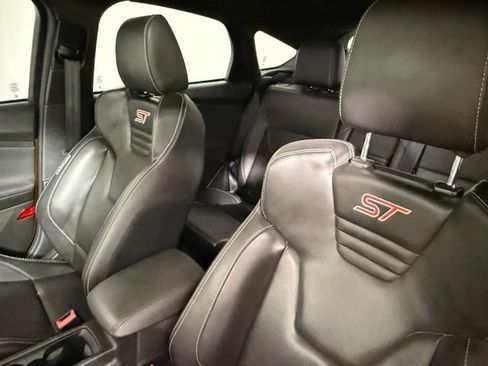 Used 2016 Ford Focus ST w/ Equipment Group 402A FWD image 33