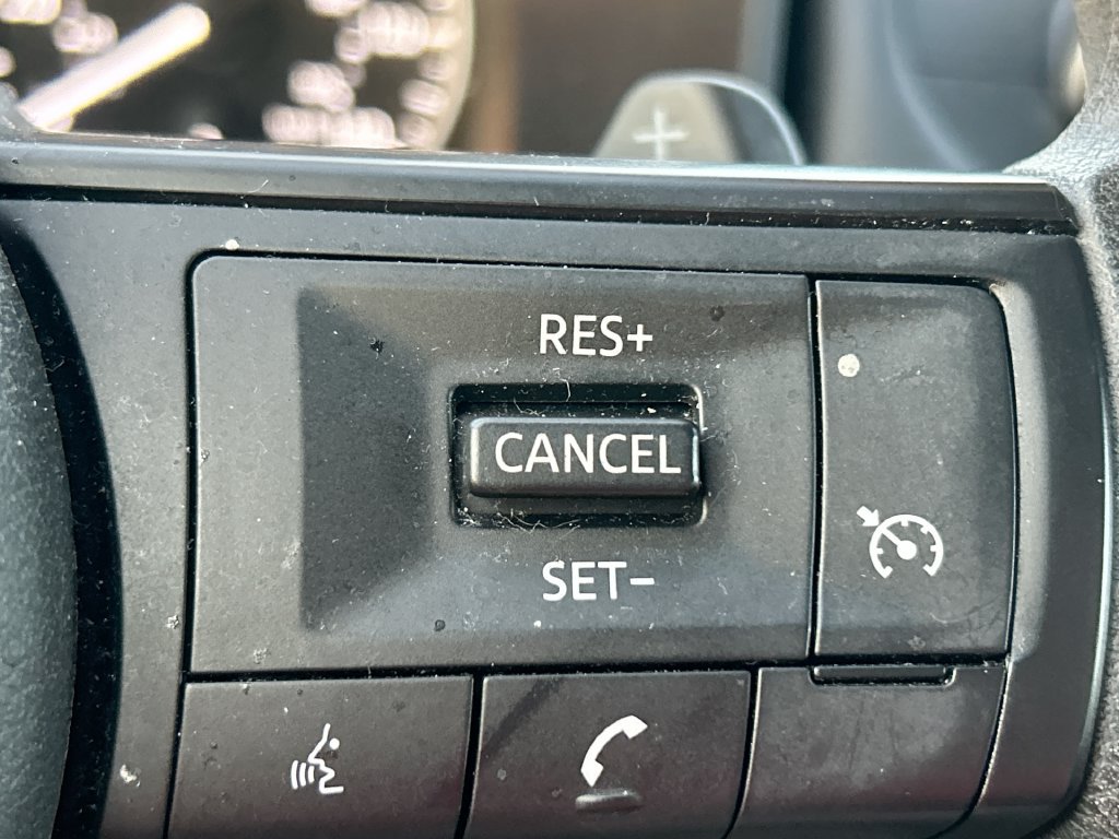 Used 2023 Nissan Rogue S FWD image 17