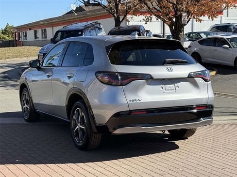 Used 2023 Honda HR-V EX-L image 4