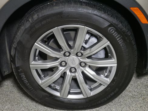 Used 2022 Cadillac XT4 Premium Luxury w/ Enhanced Visibility Package image 15