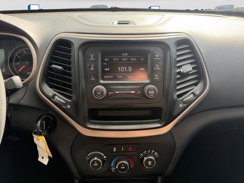 Used 2015 Jeep Cherokee Sport w/ Sport Appearance Group FWD image 15