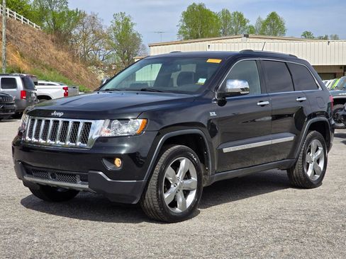 Used 2013 Jeep Grand Cherokee Overland w/ Advance Technology Group image 2
