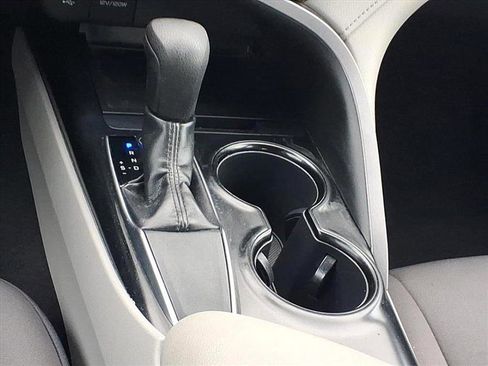 Used 2019 Toyota Camry L image 28