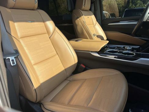 Used 2025 Cadillac Escalade Premium Luxury w/ Touring Package AWD/4WD image 29