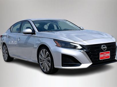 Used 2023 Nissan Altima 2.5 SL