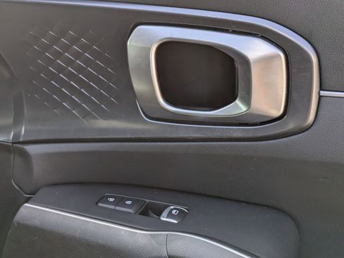 Used 2024 Kia Sorento S image 34