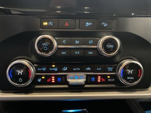 Used 2024 Ford Expedition Max XLT image 29