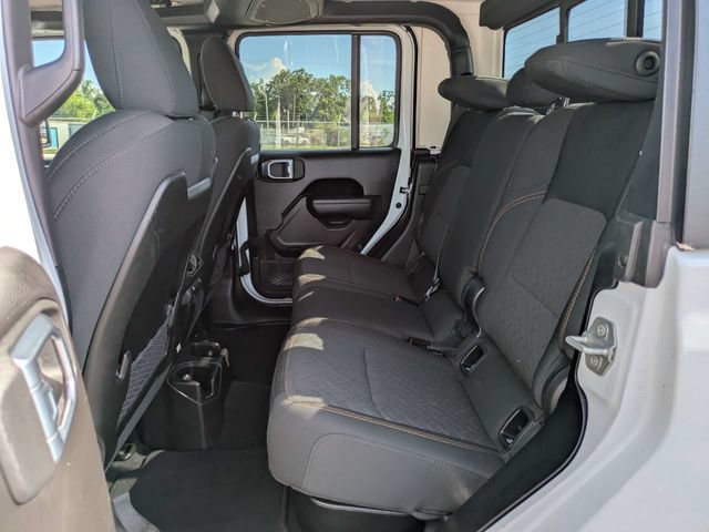 Used 2024 Jeep Gladiator Mojave AWD/4WD image 14