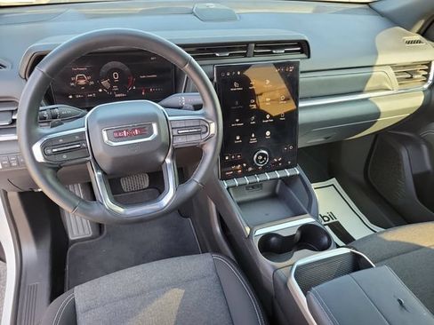 Used 2025 GMC Terrain Elevation AWD/4WD image 14