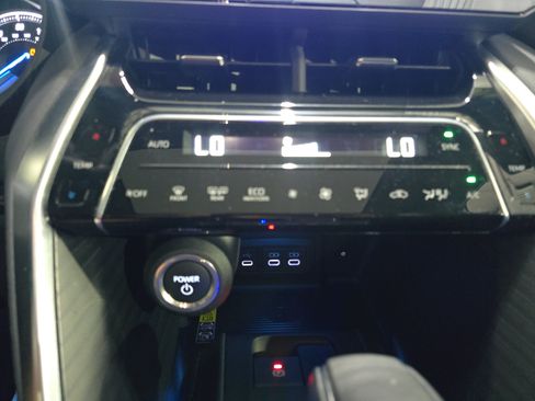Used 2023 Toyota Venza Nightshade AWD/4WD image 21