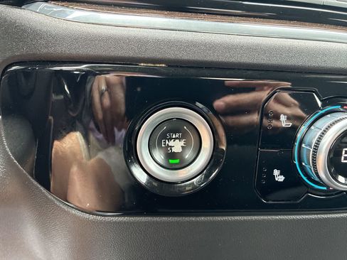 Used 2024 GMC Sierra 1500 Elevation image 17