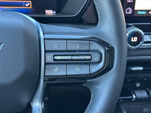 Used 2024 Chevrolet Colorado LT w/ LT Convenience Package III image 27