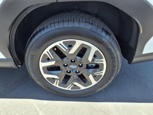 Certified 2025 Subaru Forester Premium AWD/4WD image 14