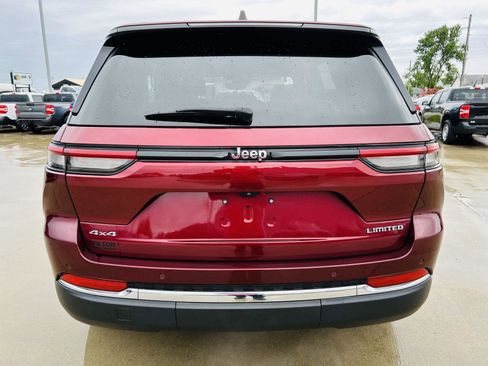 Used 2023 Jeep Grand Cherokee Limited w/ Trailer Tow Prep Group (B) AWD/4WD image 40