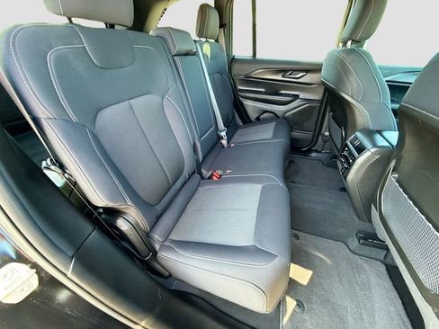 Used 2024 Jeep Grand Cherokee Laredo w/ Luxury Tech Group I RWD image 26
