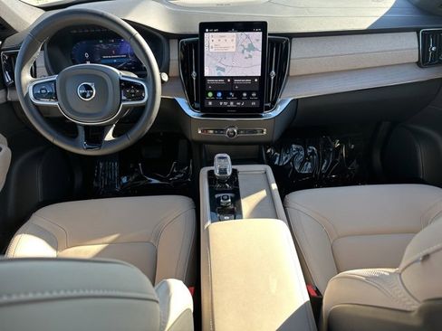 Certified 2025 Volvo XC90 B6 Plus image 17