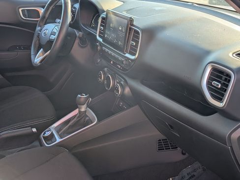 Used 2024 Hyundai Venue SEL image 22