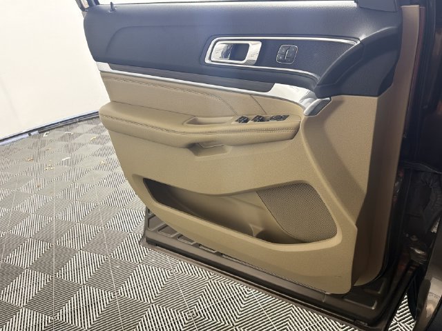 Used 2016 Ford Explorer Limited FWD image 12