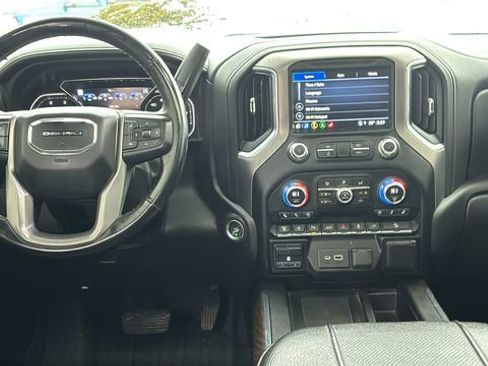 Used 2023 GMC Sierra 2500 Denali w/ Denali Ultimate Package image 9