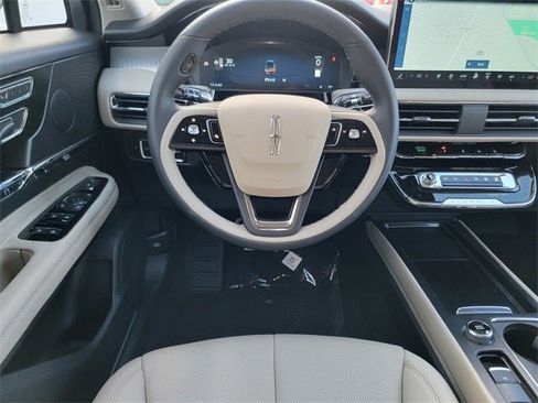 New 2026 Lincoln Corsair Premiere image 30