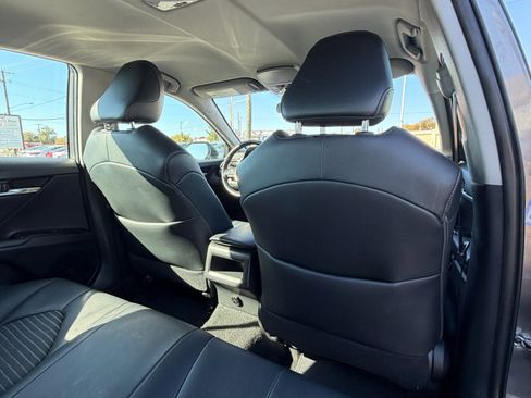 Used 2020 Toyota Camry SE image 15