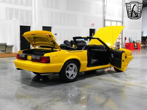 Used 1993 Ford Mustang LX image 19