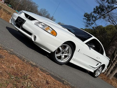 Used 1997 Ford Mustang Cobra image 4