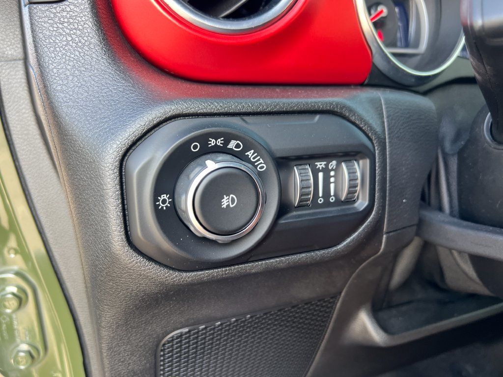 Used 2021 Jeep Wrangler Unlimited Rubicon AWD/4WD image 22