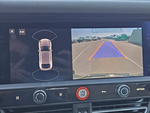 Certified 2025 Porsche Macan image 19