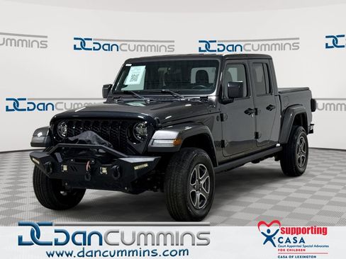 Used 2021 Jeep Gladiator Sport AWD/4WD image 1