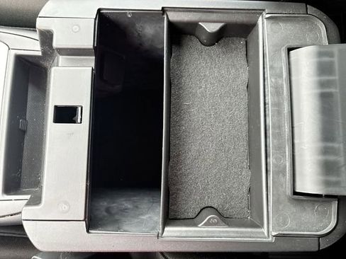 Used 2022 Ford Explorer XLT image 29