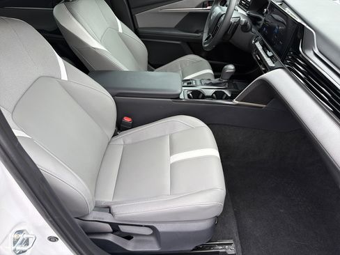 Used 2026 Toyota Camry SE w/ Multimedia Upgrade Package FWD image 11