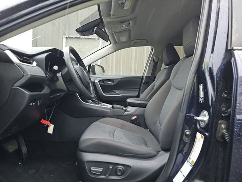 Used 2022 Toyota RAV4 XLE image 3