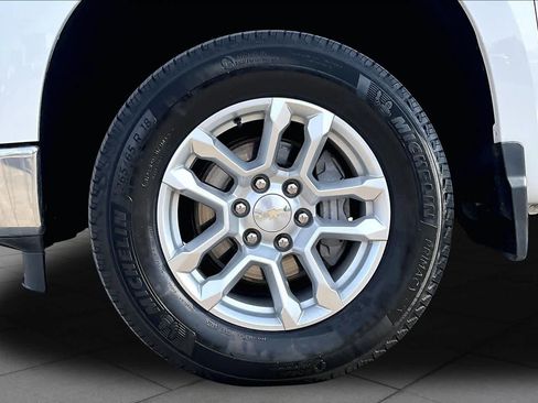 Used 2023 Chevrolet Silverado 1500 LT AWD/4WD image 11