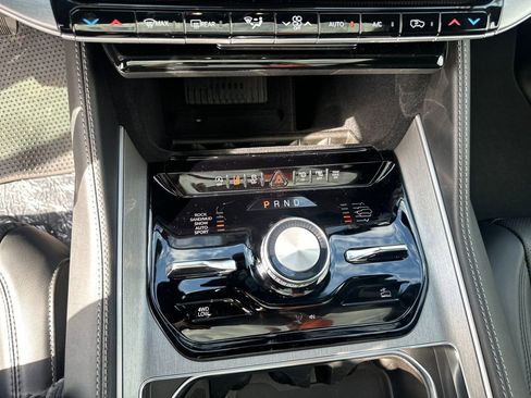 New 2026 Jeep Grand Wagoneer 4WD image 24