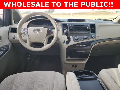 Used 2011 Toyota Sienna LE image 11