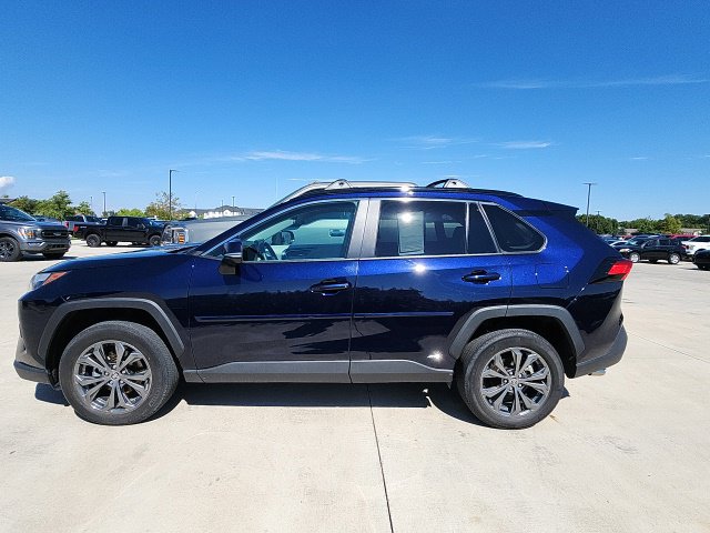 Used 2022 Toyota RAV4 XLE Premium AWD/4WD image 2