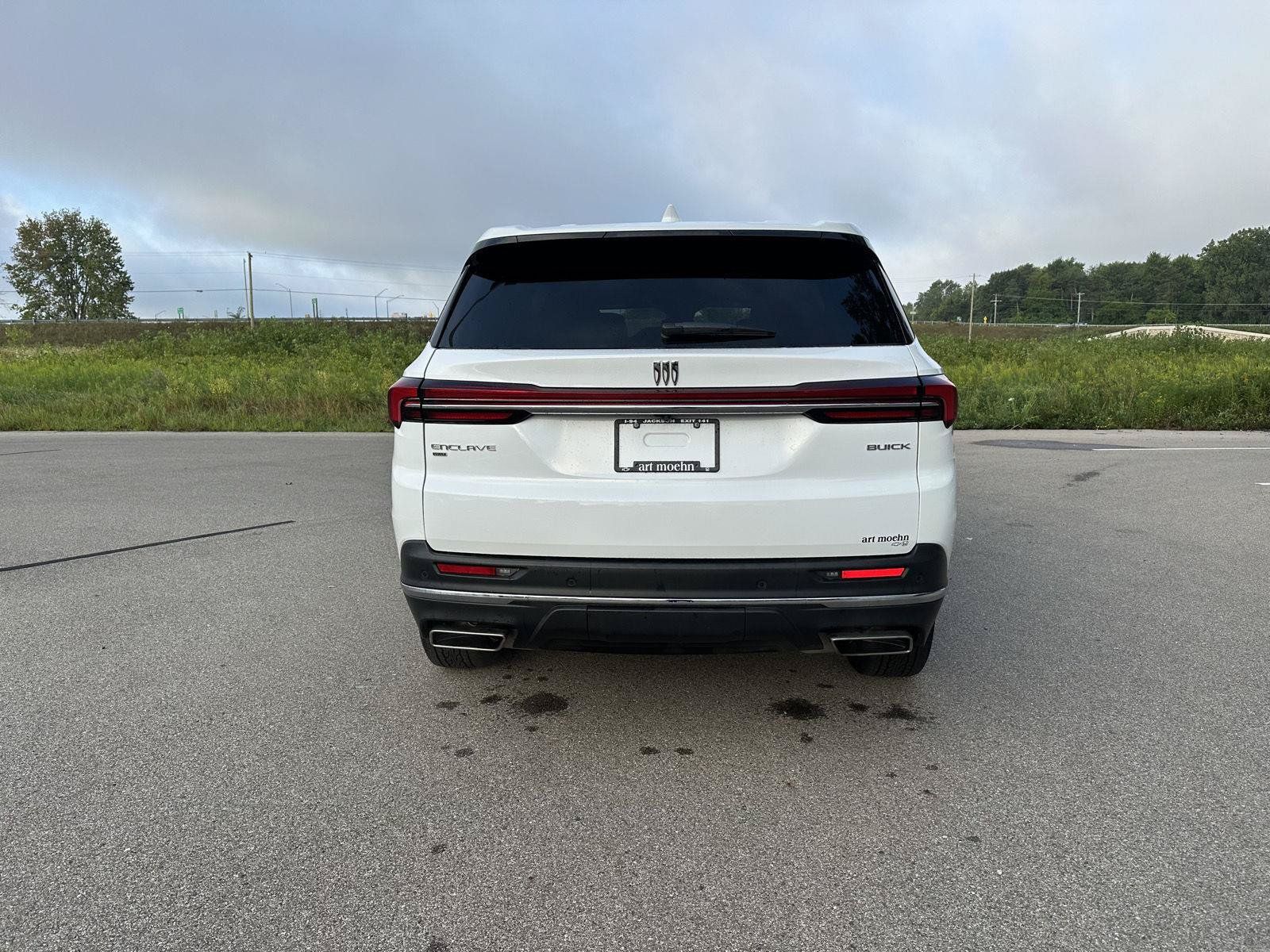 Used 2026 Buick Enclave Preferred AWD/4WD image 4