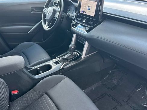 Used 2023 Toyota Corolla Cross AWD Hybrid image 18