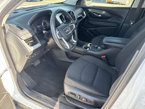 Used 2024 GMC Terrain SLE w/ Driver Convenience Package FWD image 13