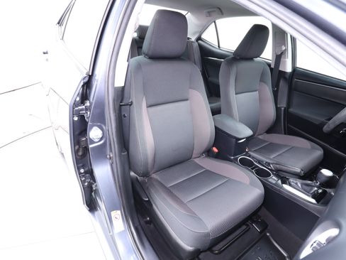 Used 2019 Toyota Corolla LE image 18