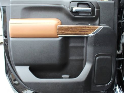 Used 2020 Chevrolet Silverado 2500 High Country w/ Z71 Off-Road Package image 15