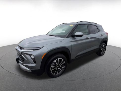Used 2025 Chevrolet TrailBlazer LT FWD image 8