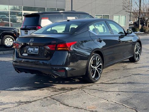 Certified 2025 Nissan Altima 2.5 SR image 3