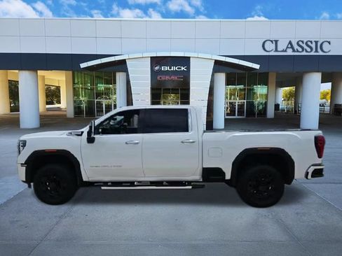 Used 2025 GMC Sierra 2500 Denali w/ Denali Reserve Package AWD/4WD image 5