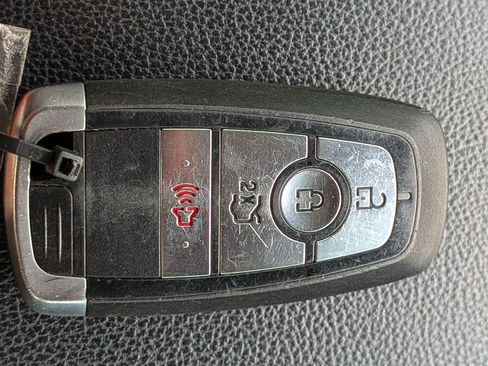 Used 2019 Ford Fusion SE image 28